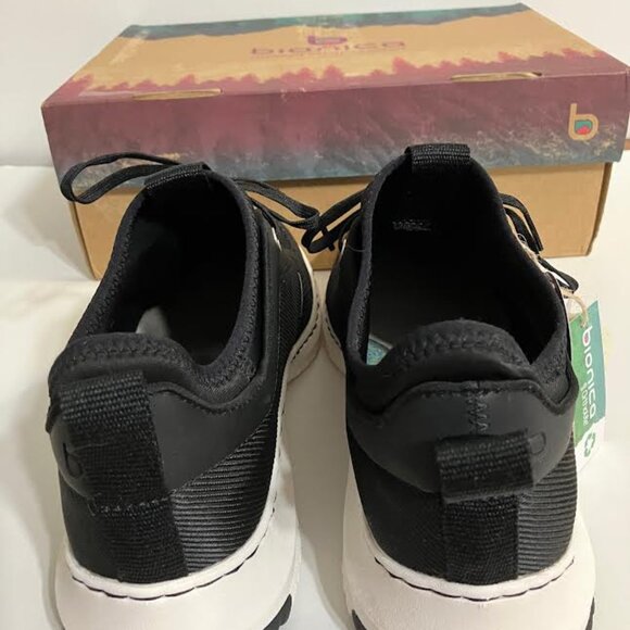 New in Box Bionica Oakler Black Mesh Women's size 8.5 Sneakers - Picture 5 of 12